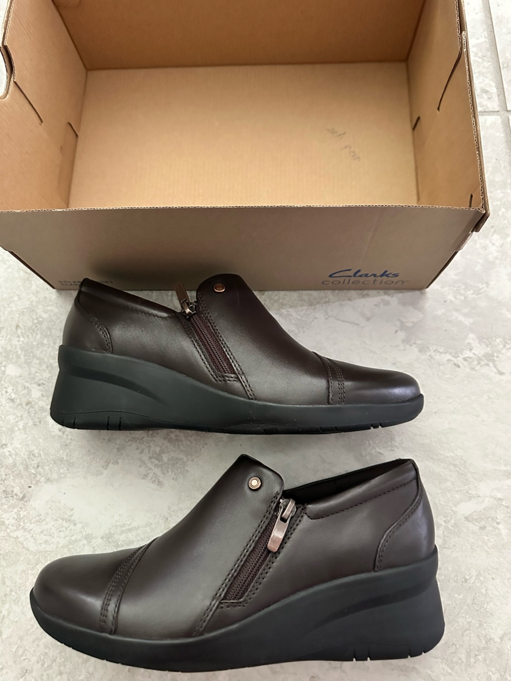 NWT Clarks Dark Brown Leather Wedge Ankle Booties with Side Zip Never worn w/box